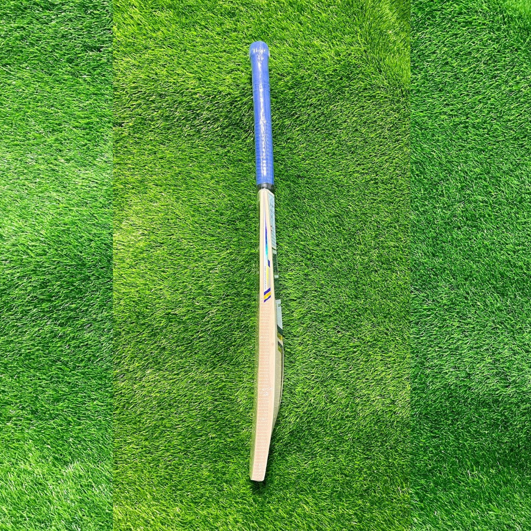 SS SKY Striker Kashmir Willow Cricket Bat - Junior Size 4 (Four)