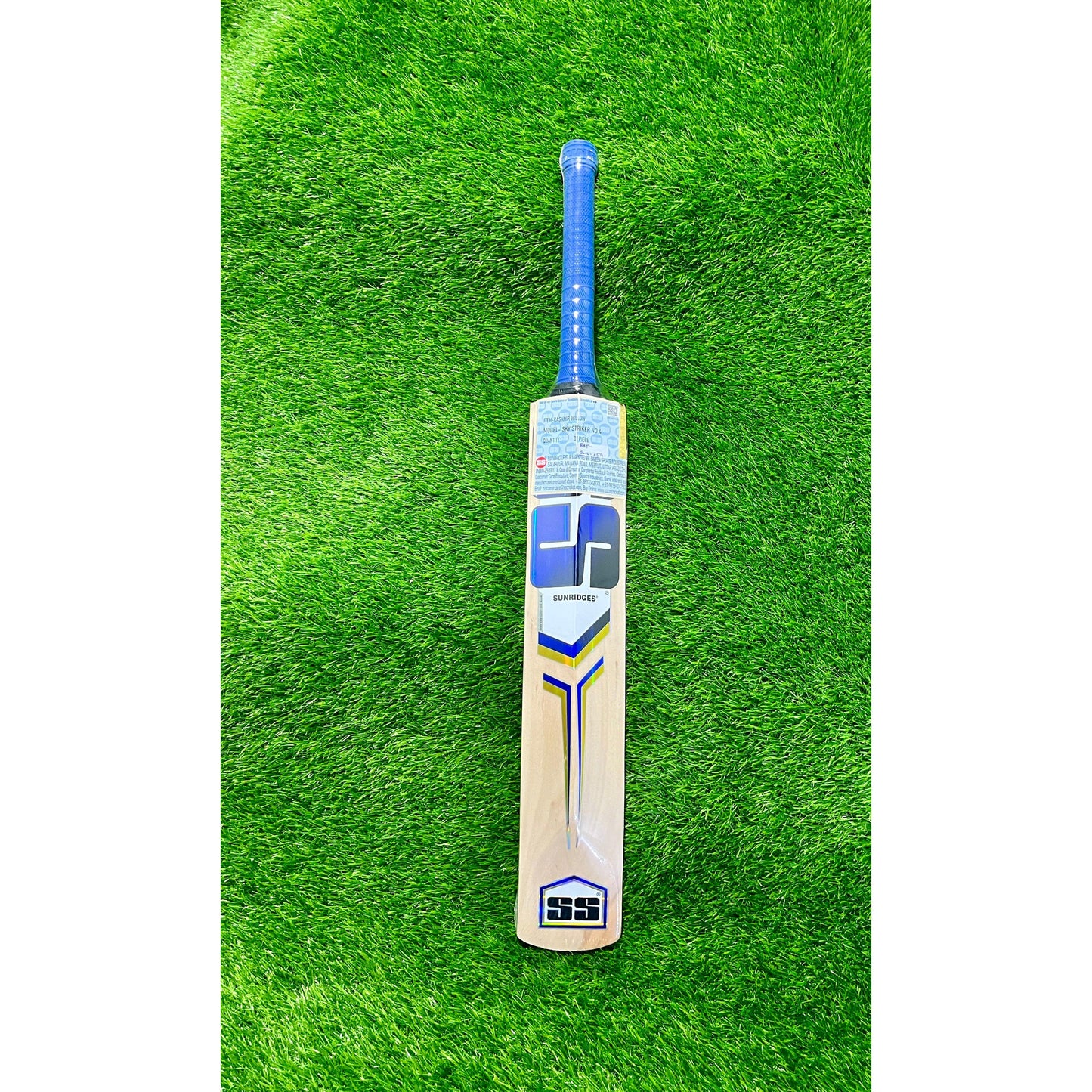 SS SKY Striker Kashmir Willow Cricket Bat - Junior Size 4 (Four)
