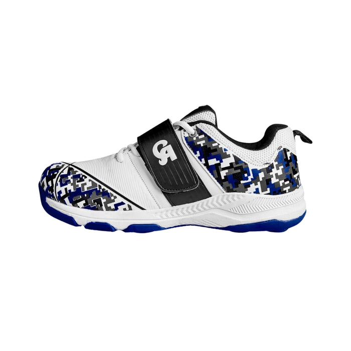 CA Kamo Spikes Cricket Shoes