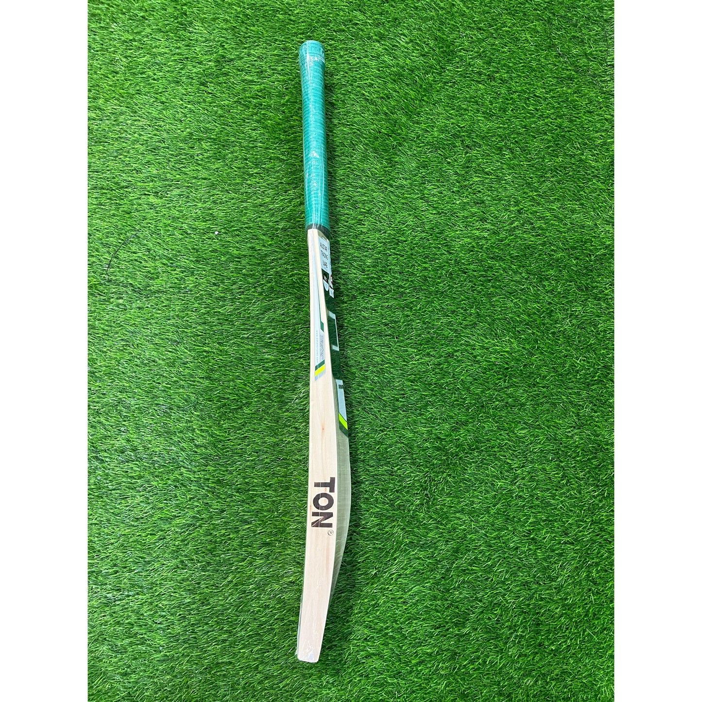 SS TON Master Range Master 1000 English Willow Cricket Bat - SH