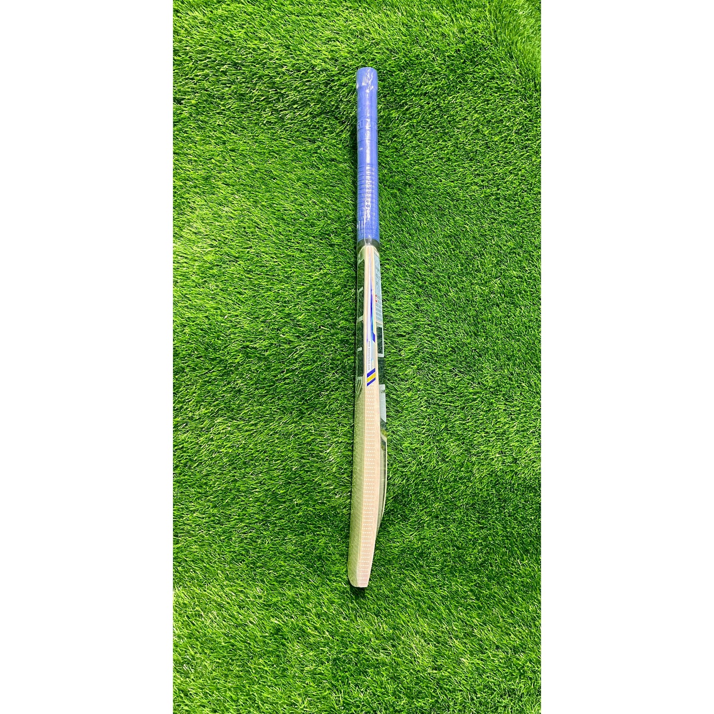SS SKY Striker Kashmir Willow Cricket Bat - Junior Size 2 (Two)