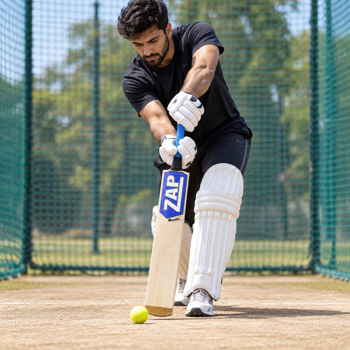 ZAP Bouncer 35 inch cricket bat in use