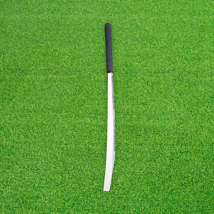 CA Gold Champ junior cricket bat side profile with black grip